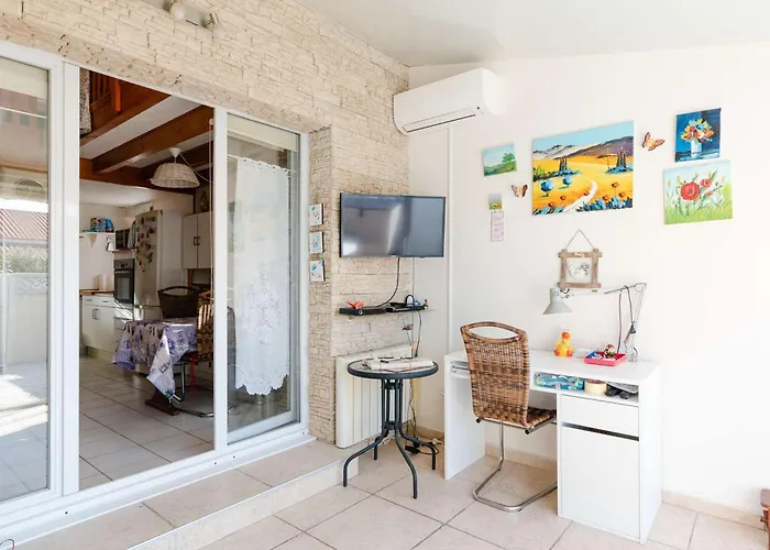 빌라 Pavillon Mezzanine Climatise Avec Piscine Et Wifi, Proche A - Fr-1-409-240 *