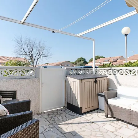 Pavillon Mezzanine Climatise Avec Piscine Et Wifi, Proche A グリュイッサン